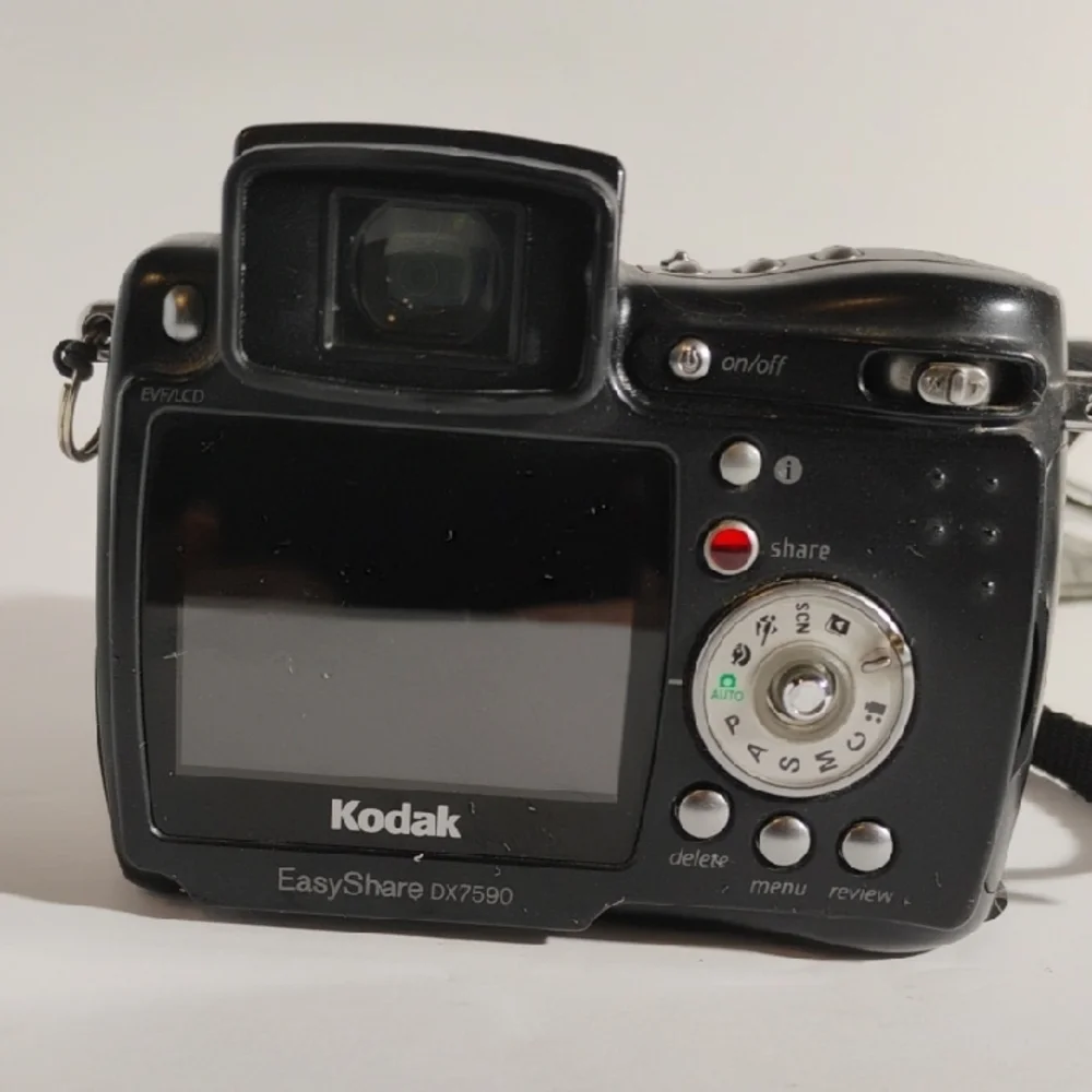 KodakEasy Share DX7599 Black Digital Camera with Zoom Lens No Battery Parts Only
