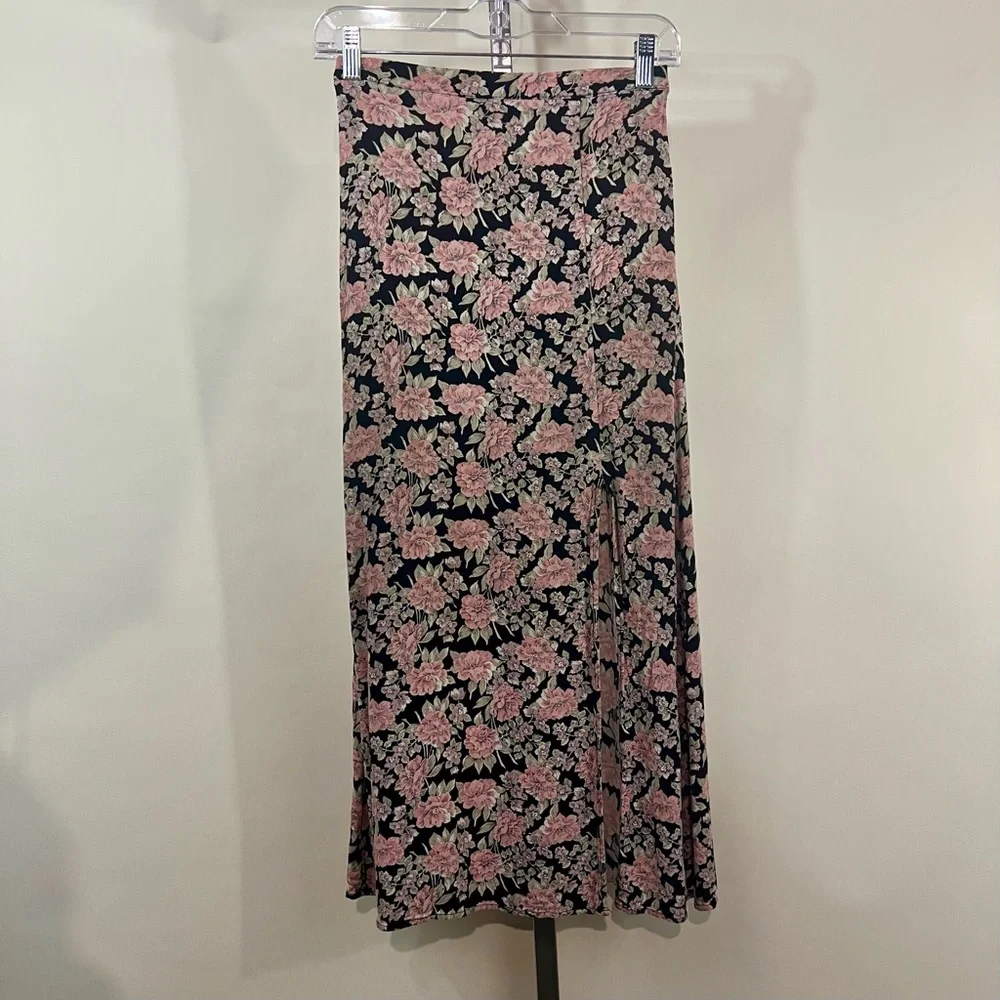 American Eagle Outfitters details by