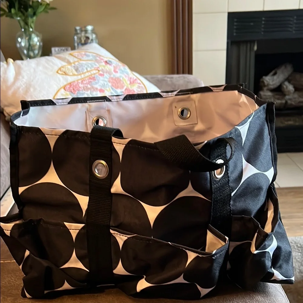 Thirty-One Black and White Circle Tote