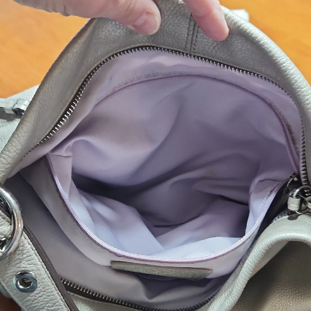 Coach zippered its