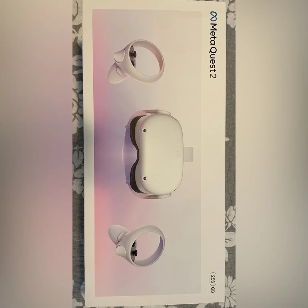 Standalone White VR Headset for Immersive Experiences