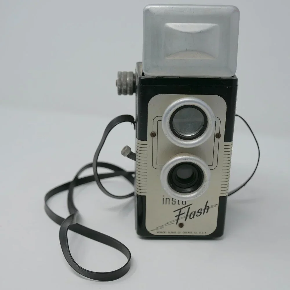 Vintage Herbert George Co. Insta Flash 620 Camera USA Strap