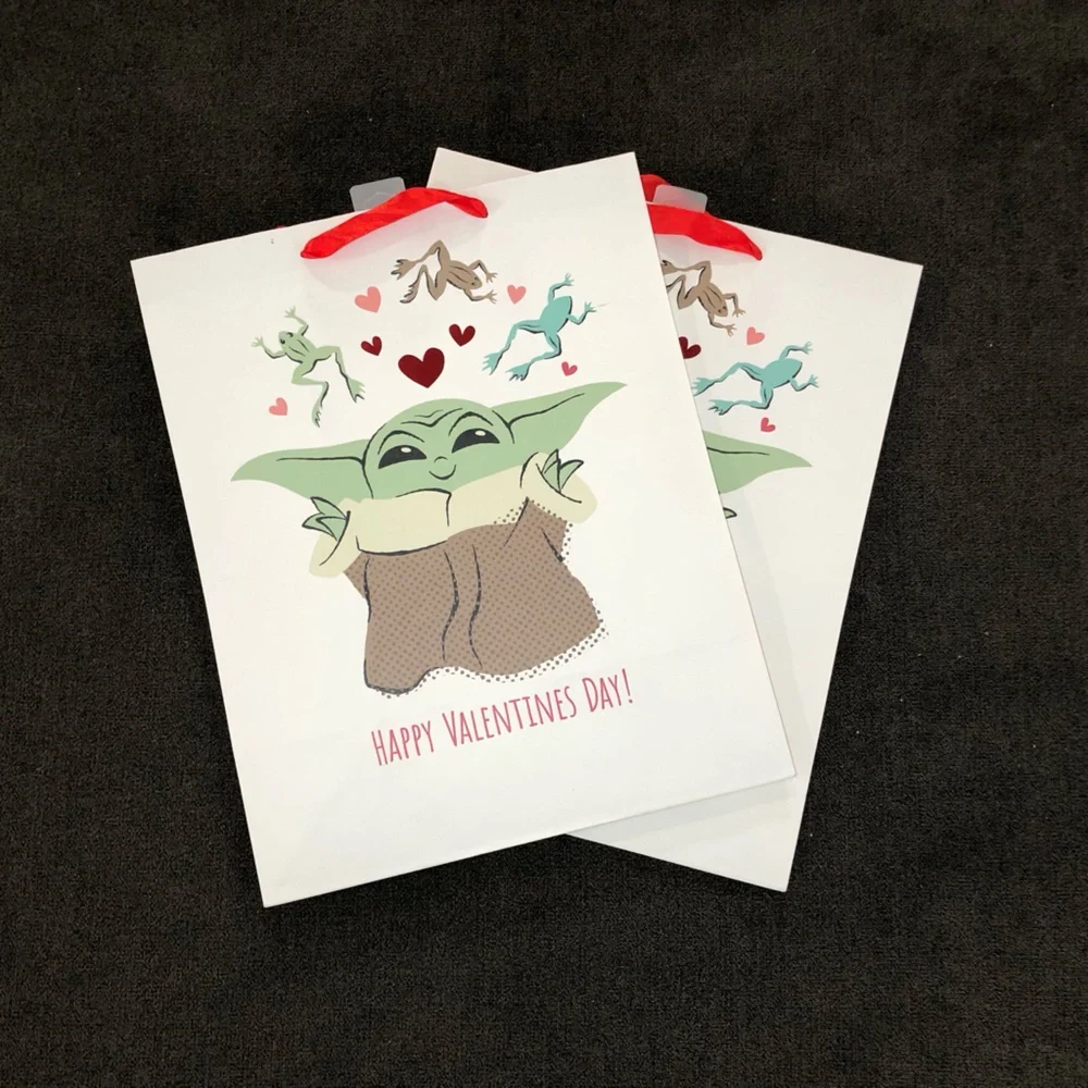 Hallmark Valentine's Day Gift Bag with Baby Yoda Grogu Design
