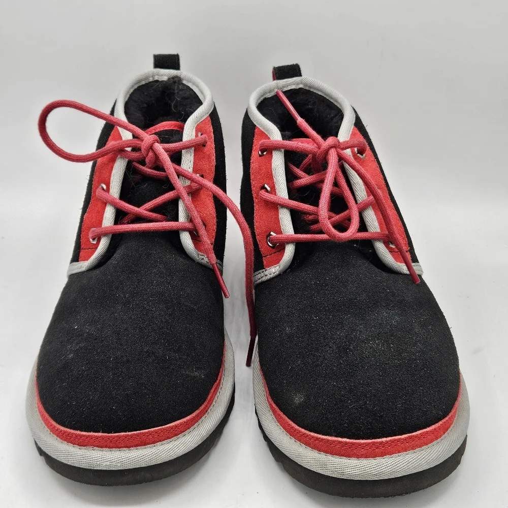 Ugg Neumel Sherpa Lined Leather Chukka Size 9