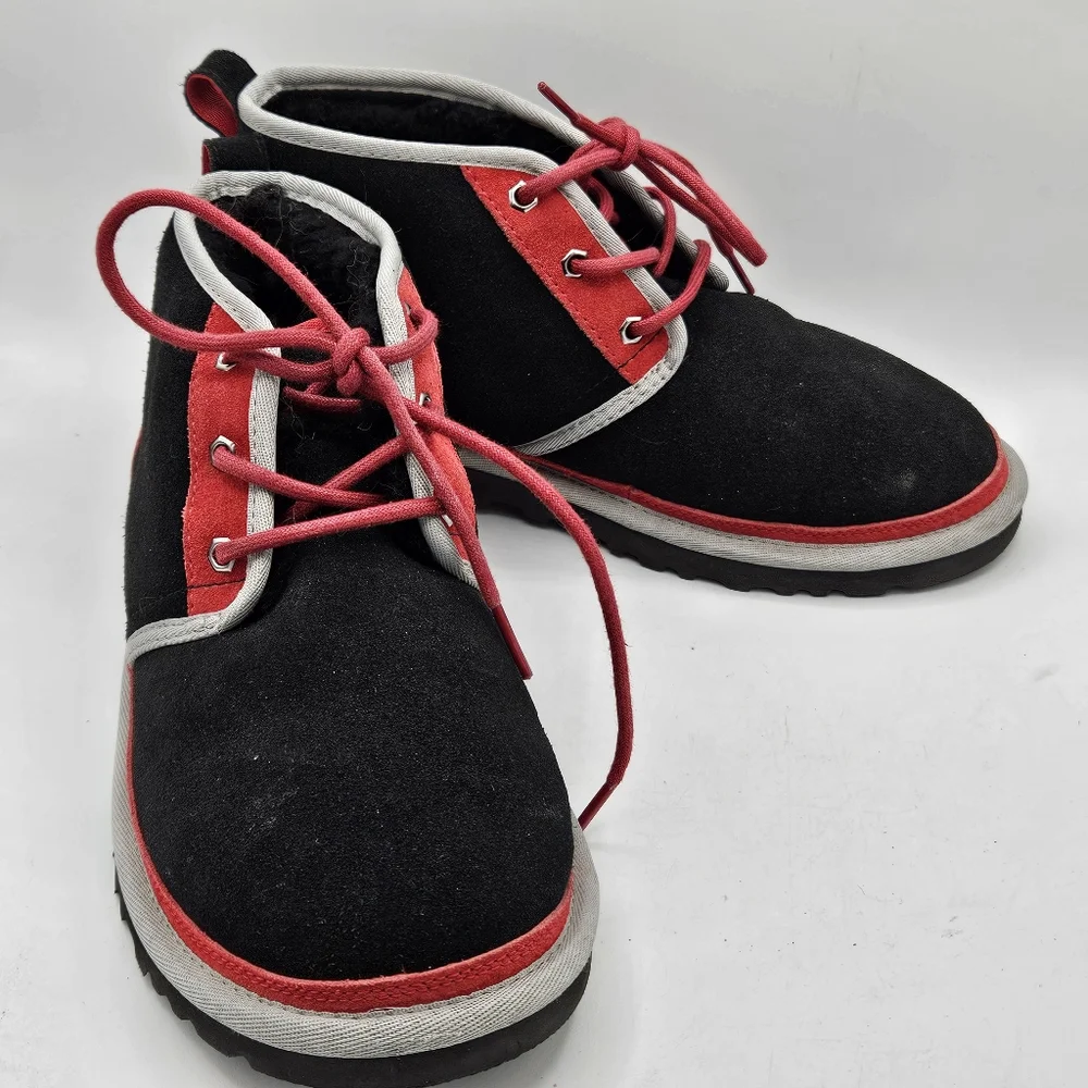 Ugg Neumel Sherpa Lined Leather Chukka Size 9