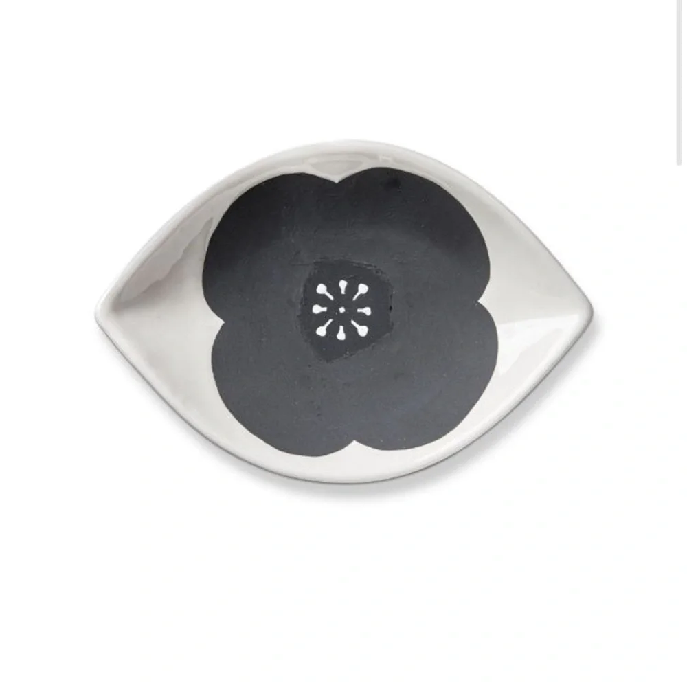 NEW Kyoto flower trinket dish -black/white