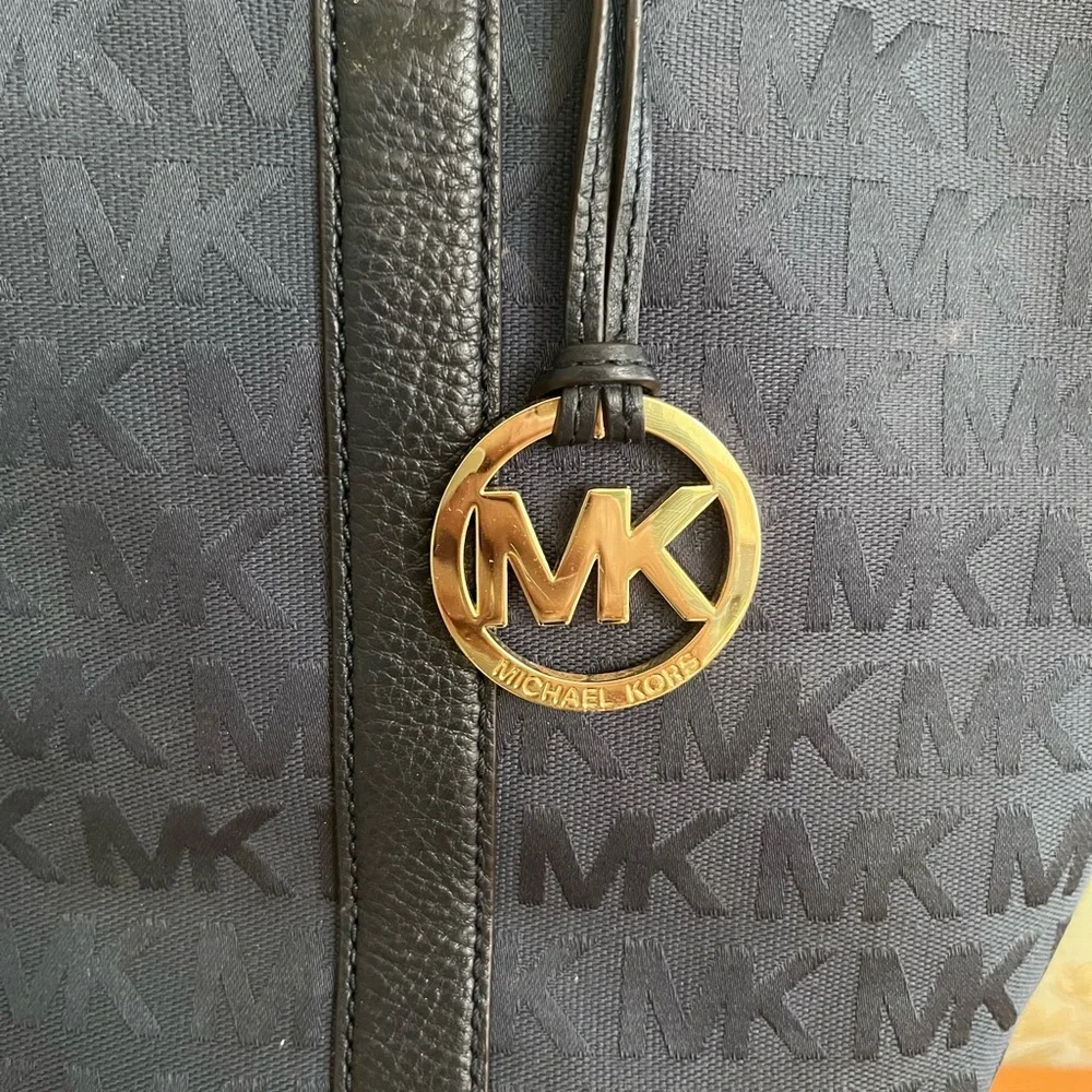 Michael Michael Kors signature canvas and leather shoulder tote bag, EUC