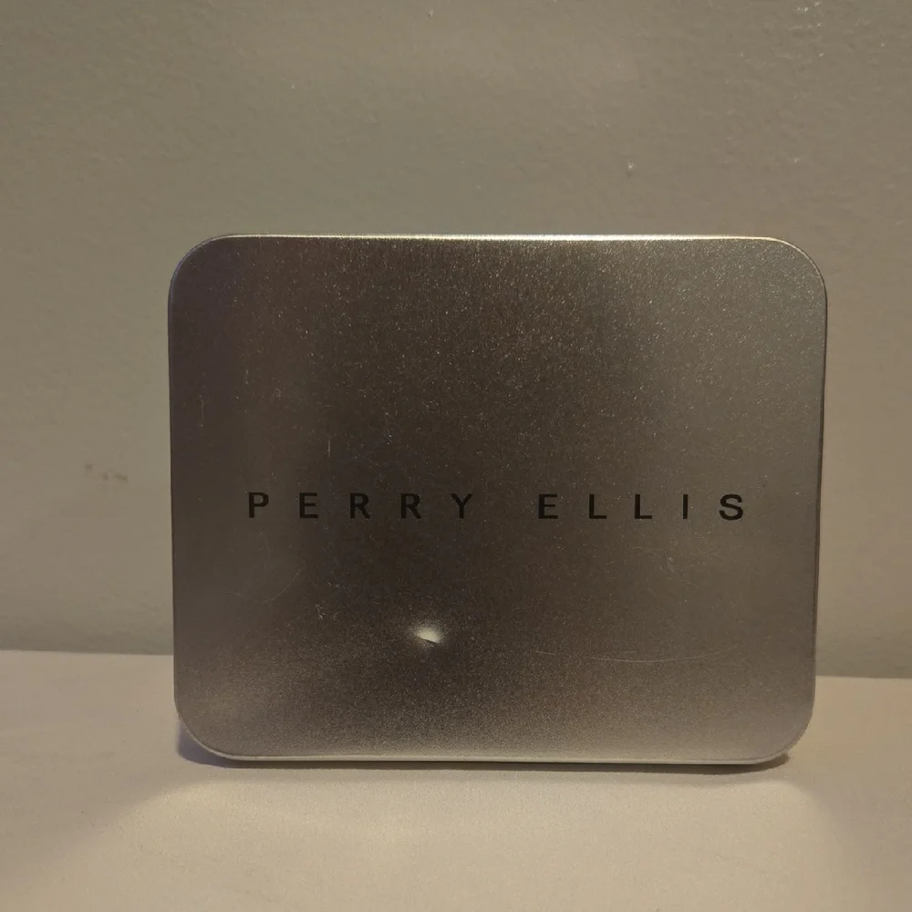 Perry Ellis discover sleek