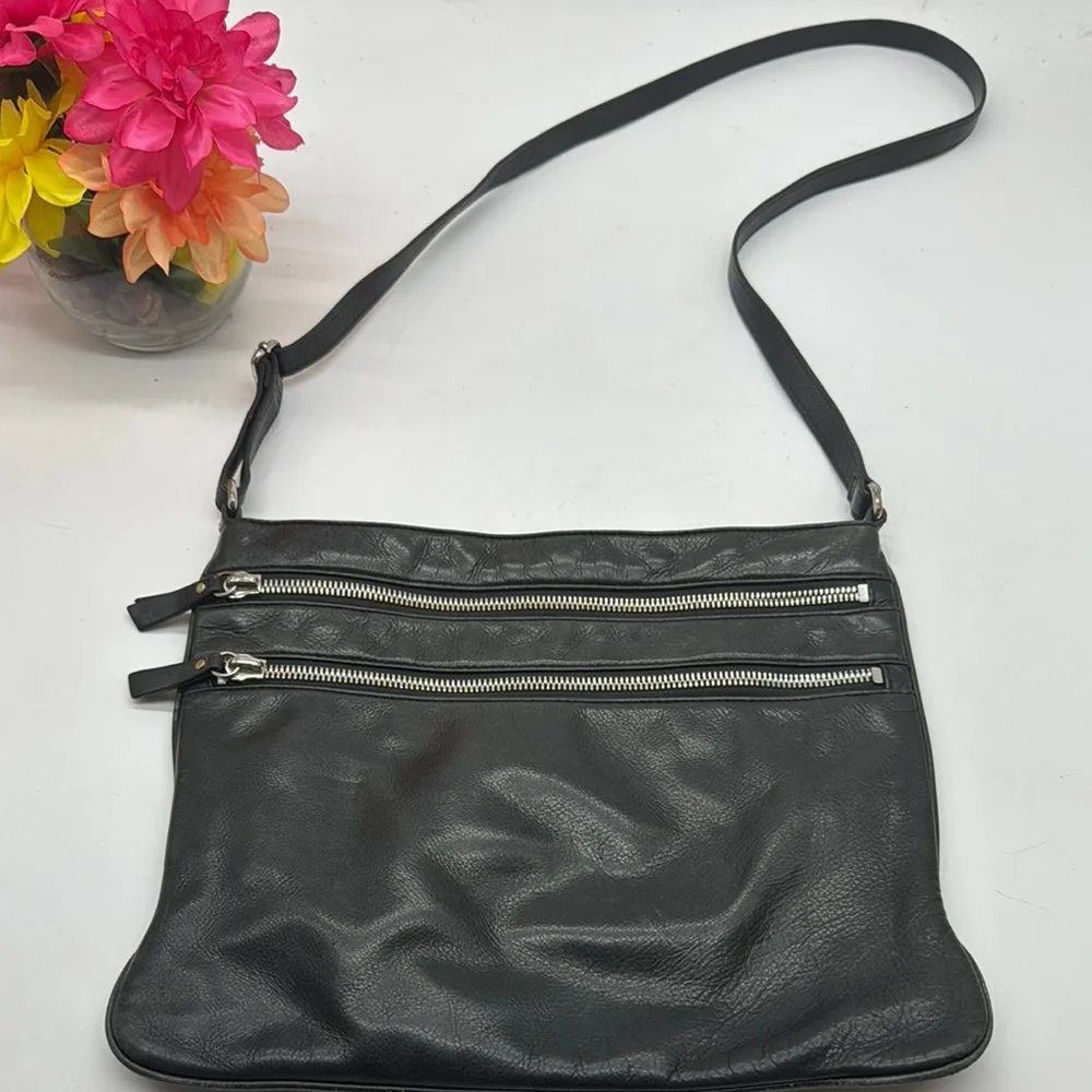 Margot Black Leather Crossbody Bag BP8054