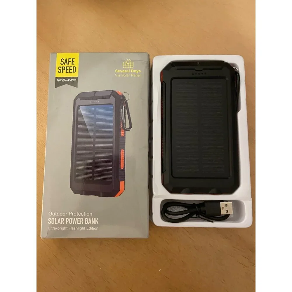 New Safe Speed Outdoor Protection Solar Power Bank with Ultra Bright Flashlight