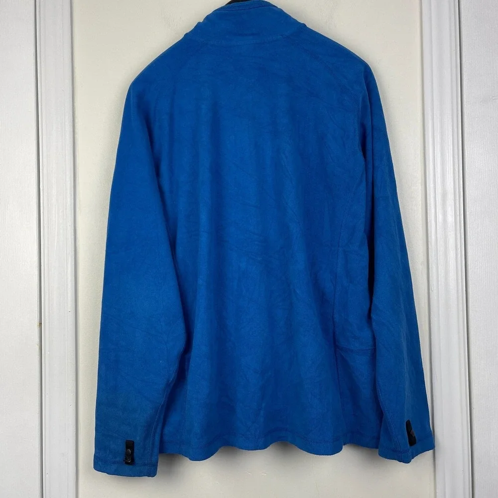 The North Face sides close