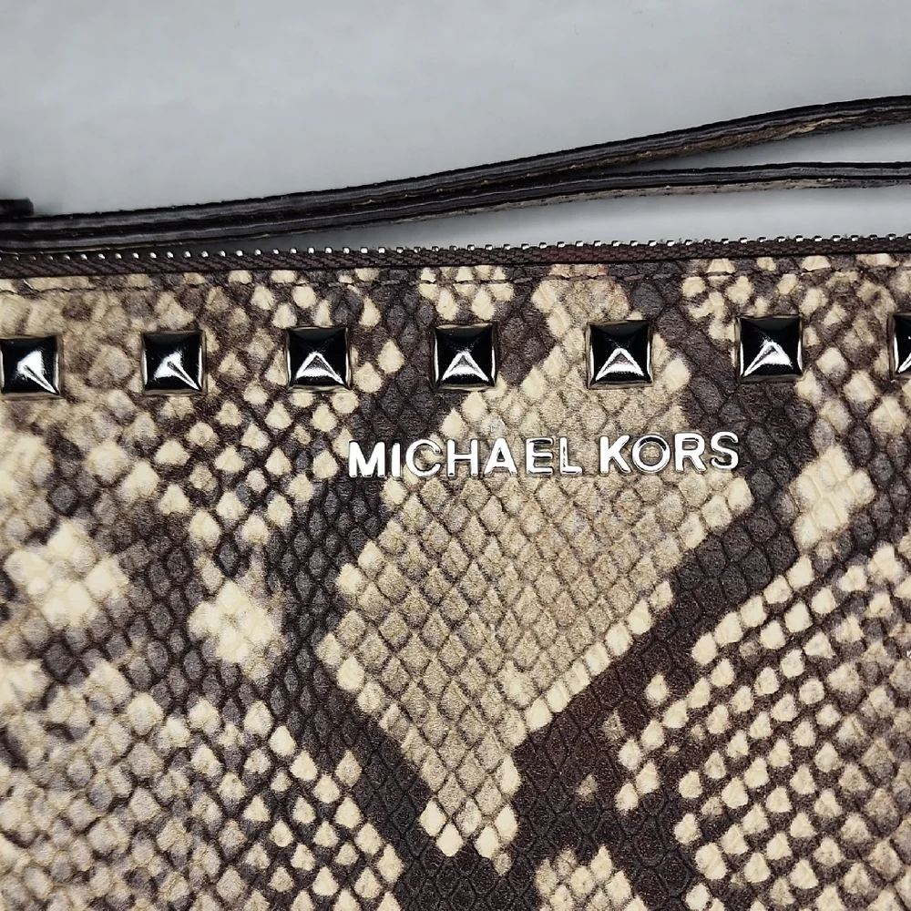 Michael Kors chic wristlet