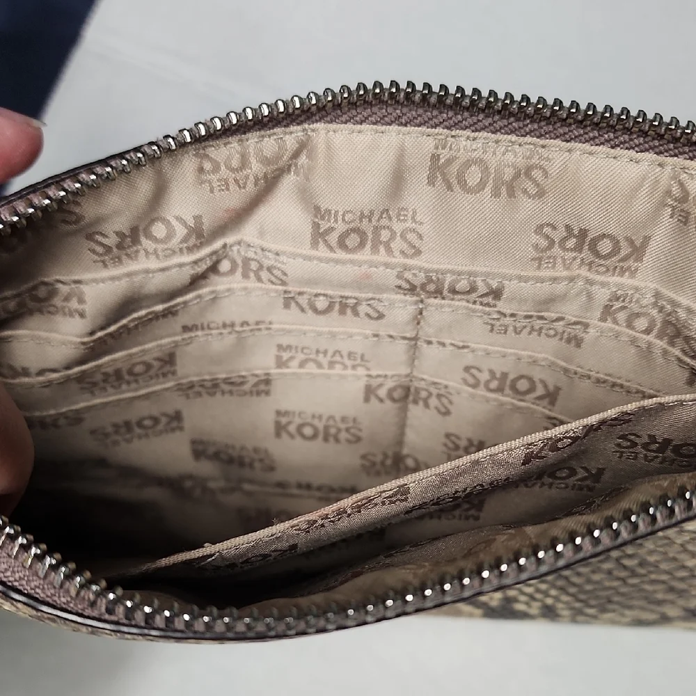 Michael Kors chic wristlet