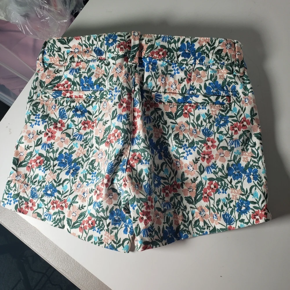 American Eagle Outfitters Stretch Ditsy Floral Cottagecore Mid Rise Summer Short