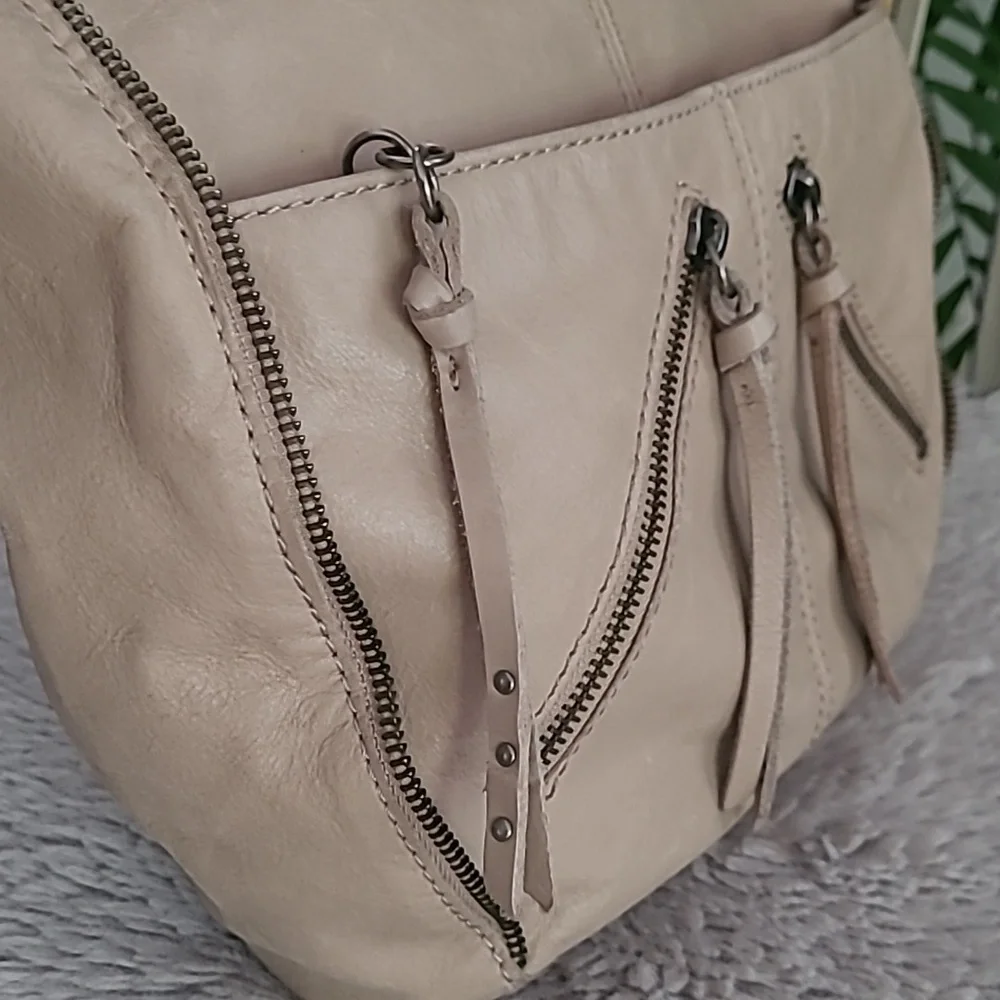 The Sak beige leather
