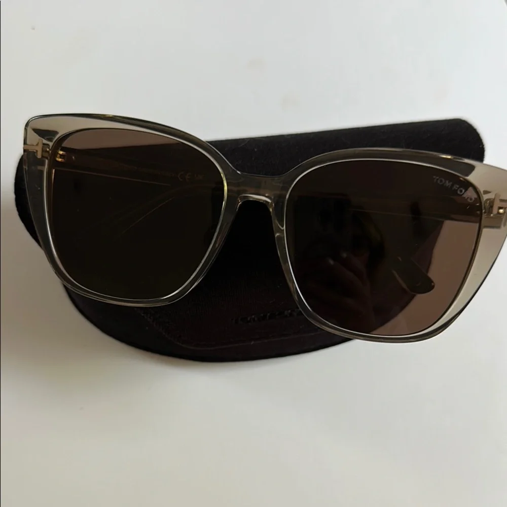 Tom Ford Women's Black and Brown Sunglasses