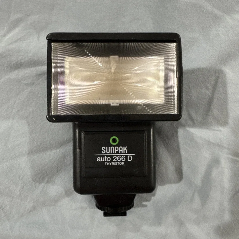 Sunpak Auto 266 D Thyristor For canon camera