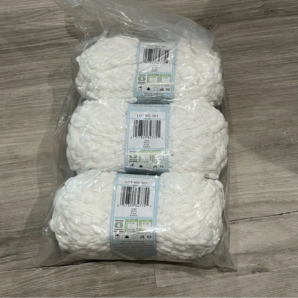 Bernat Baby Pom Pom nwt set