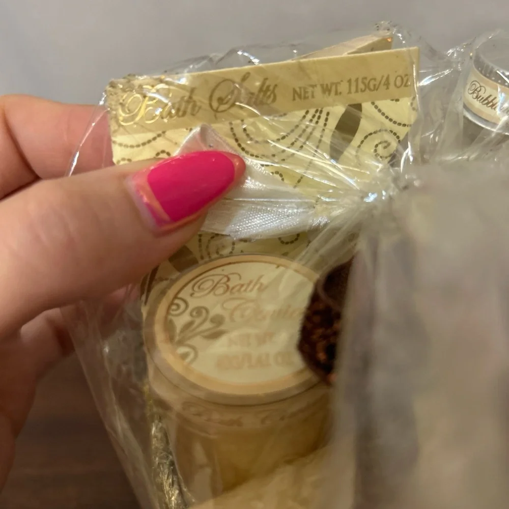 Elegant Gold and Brown Gift Set