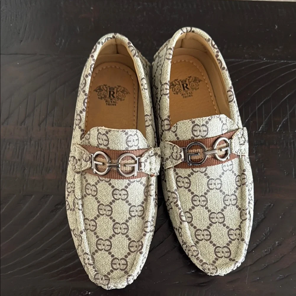 ROYAL SHOES these elegant