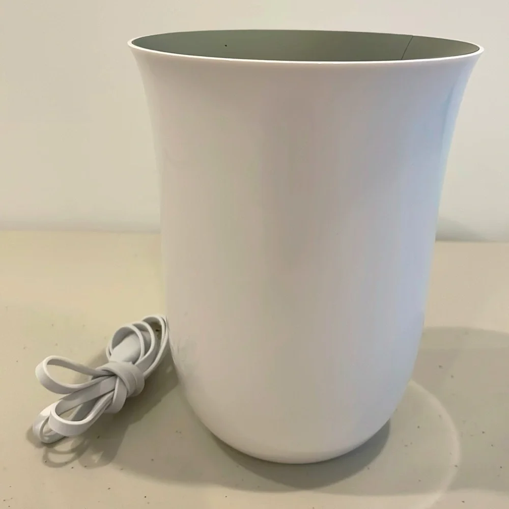 Levon OBLIO Phone Wireless Charging Station & Sanitizer