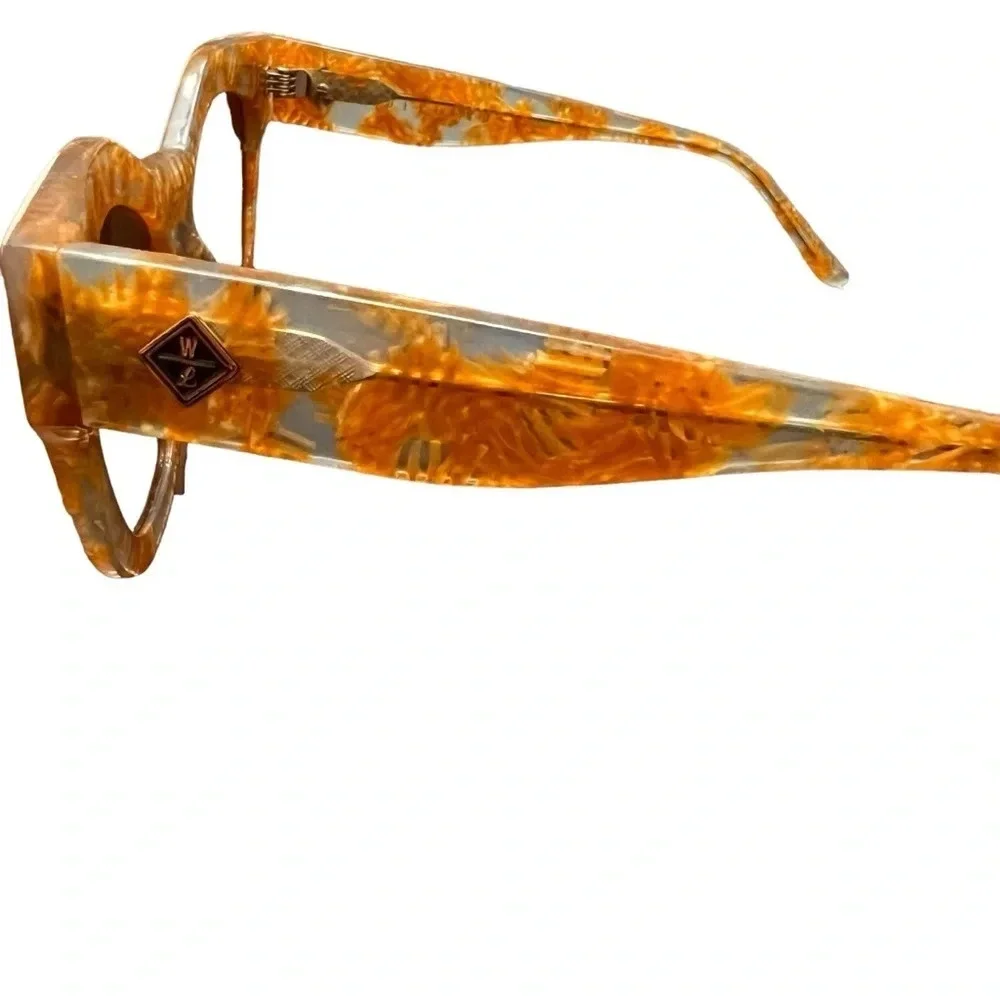 gold when acetate
