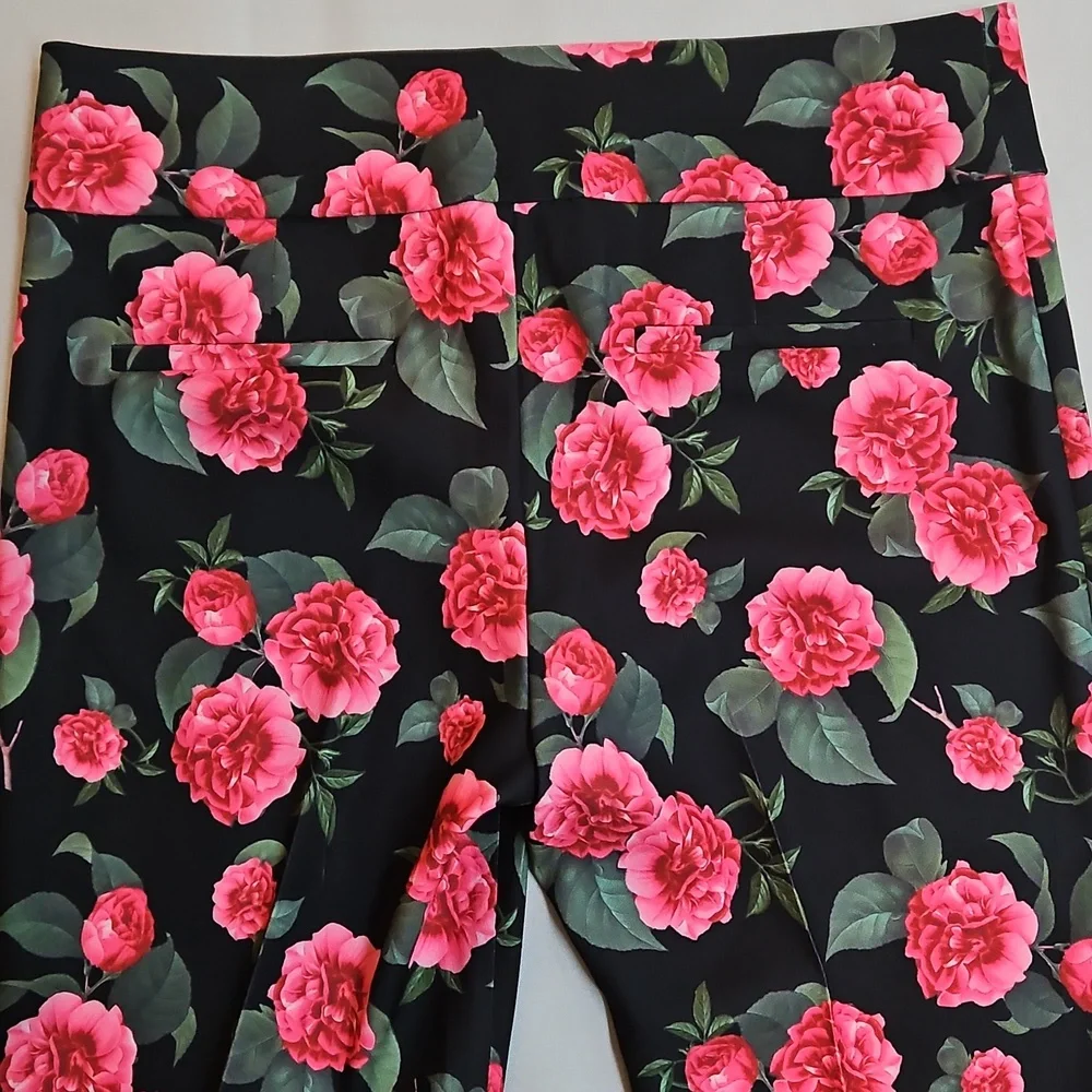 NWT! Alice + Olivia Olivia Floral Fit-and-Flare Boot-Cut Pants