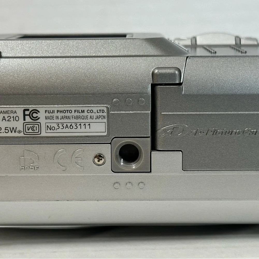 Fujifilm Olympus Stylus 760 Digital Camera (2007) TESTED & WORKING