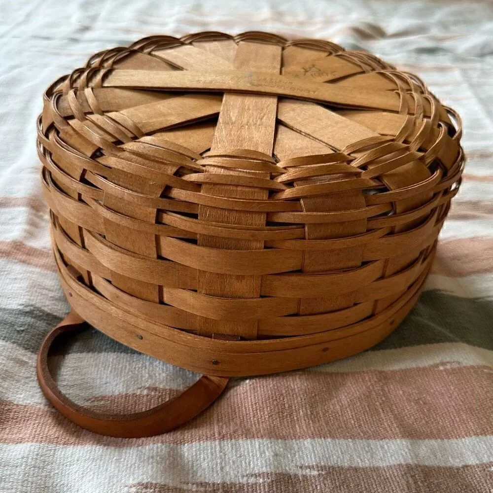 Longaberger 1995 Round Darning Basket with Leather Handles and Plastic Liner