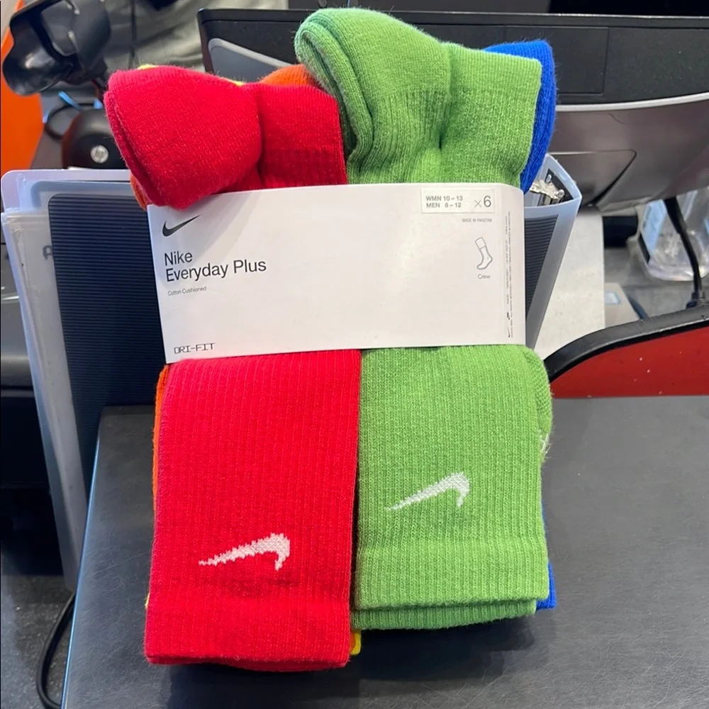 Nike Everyday Plus Cushioned Training Crew Socks (6 Pairs)