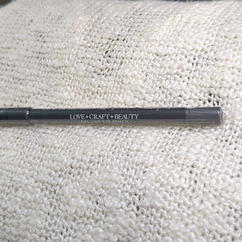 LOVE•CRAFT•BEAUTY Gel Line Eye Pencil in Searchlight, 1.21g/0.042oz