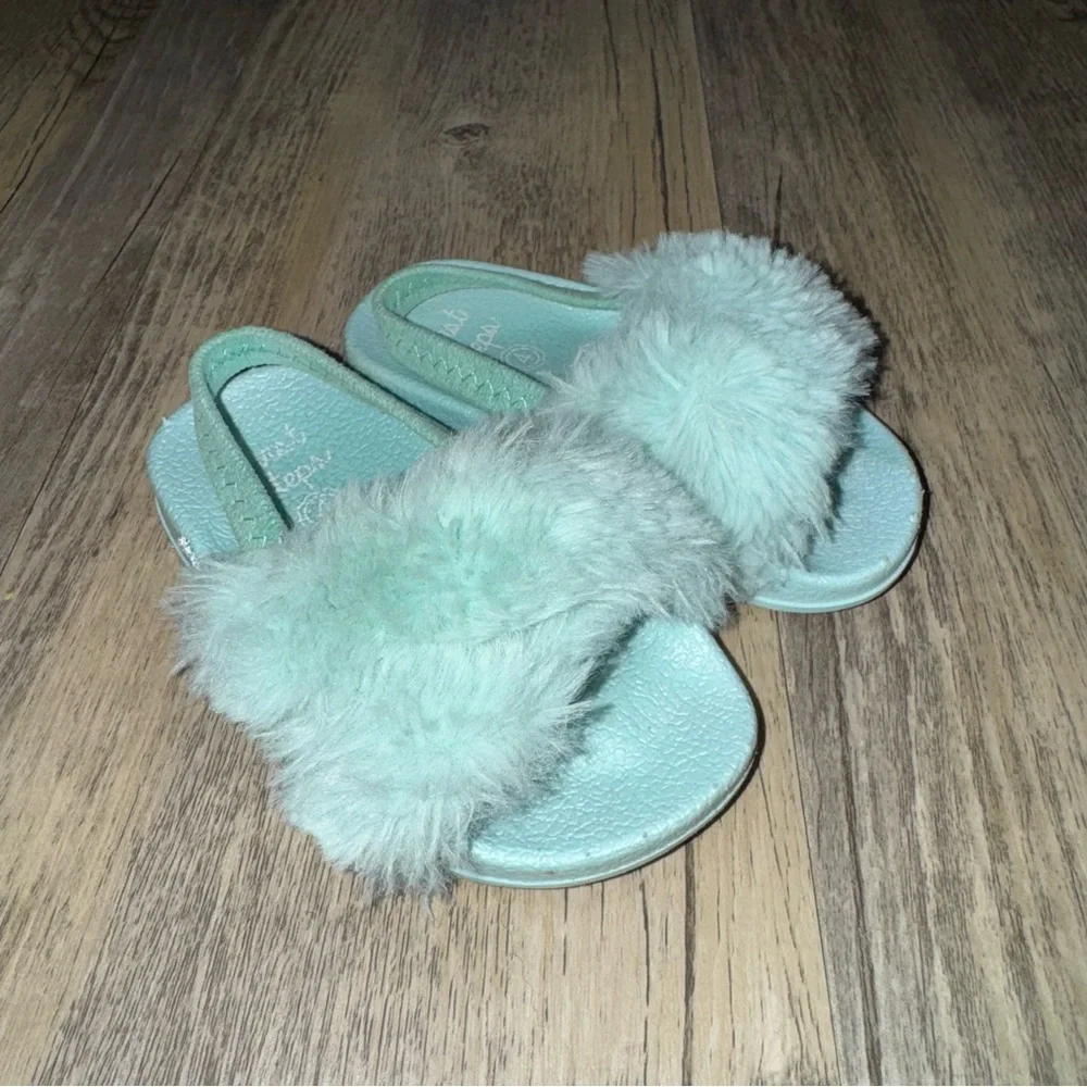 ☀️6/$20☀️ Blue Fluffy Slippers