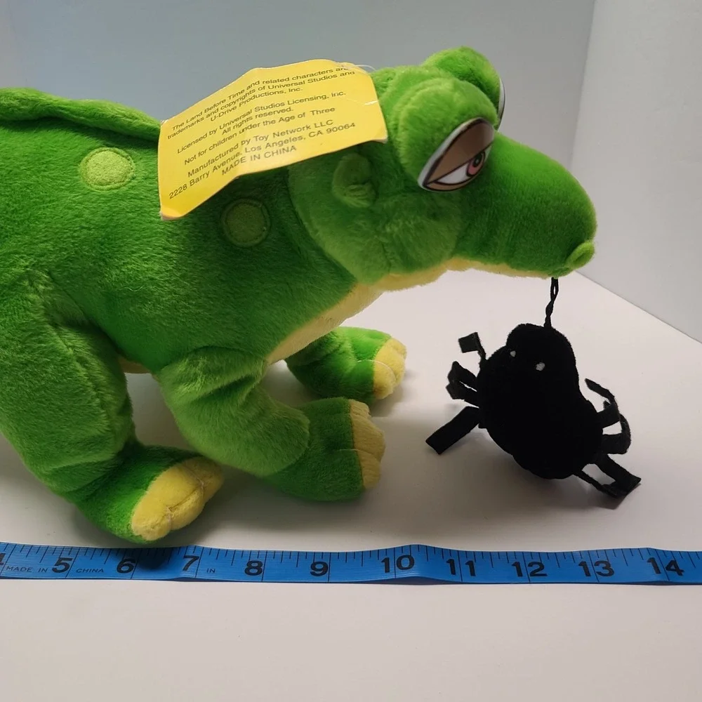 VTG Universal Studios The Land Before Time Toy Network SPIKE Plush With Spider