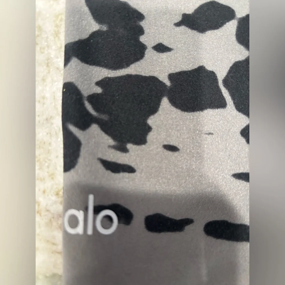 ALO Yoga camouflage leggings
