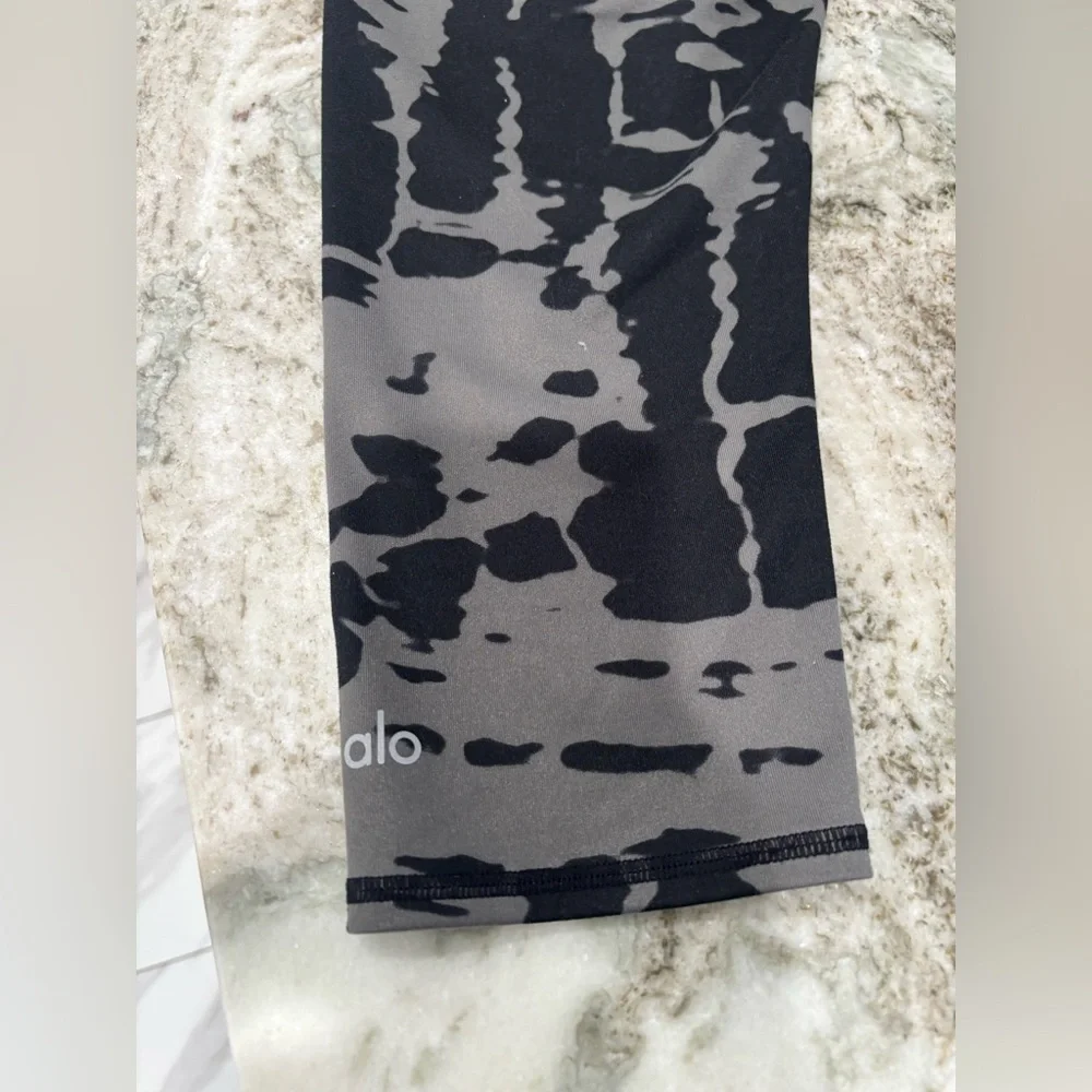 ALO Yoga camouflage leggings