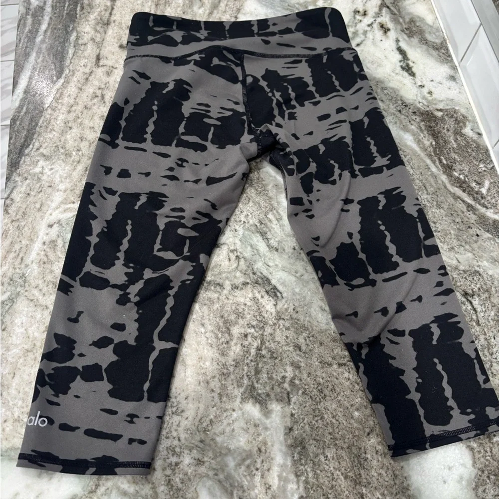 ALO Yoga camouflage leggings