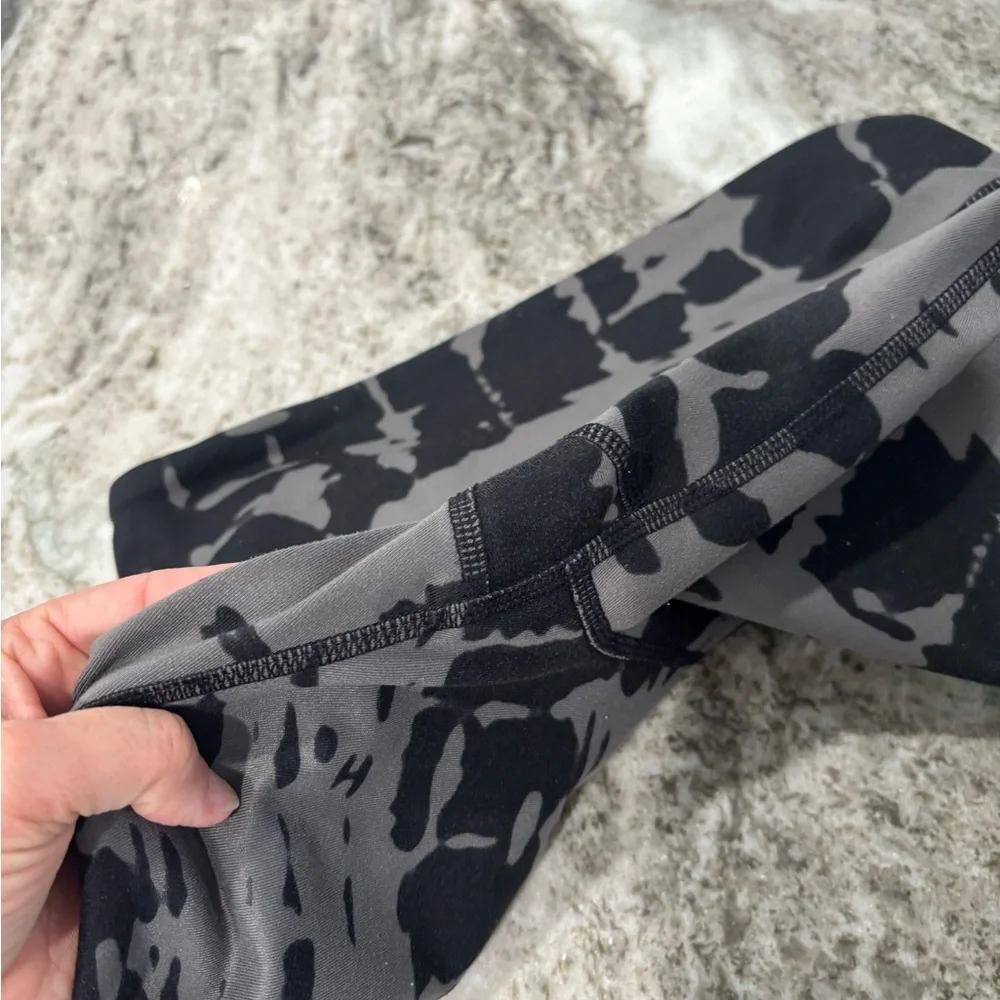 ALO Yoga camouflage leggings