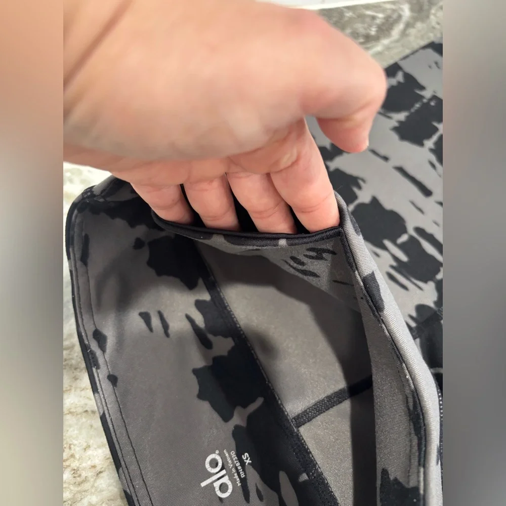 ALO Yoga camouflage leggings