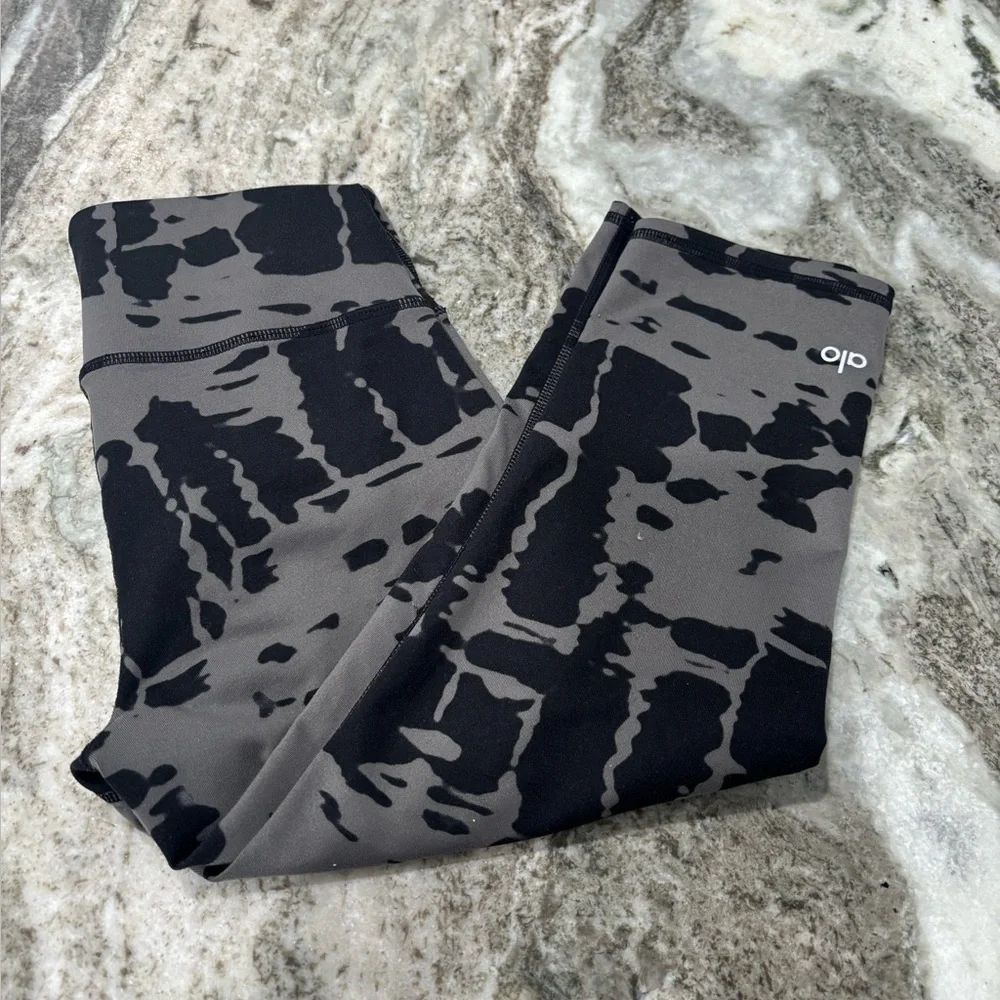 ALO Yoga camouflage leggings