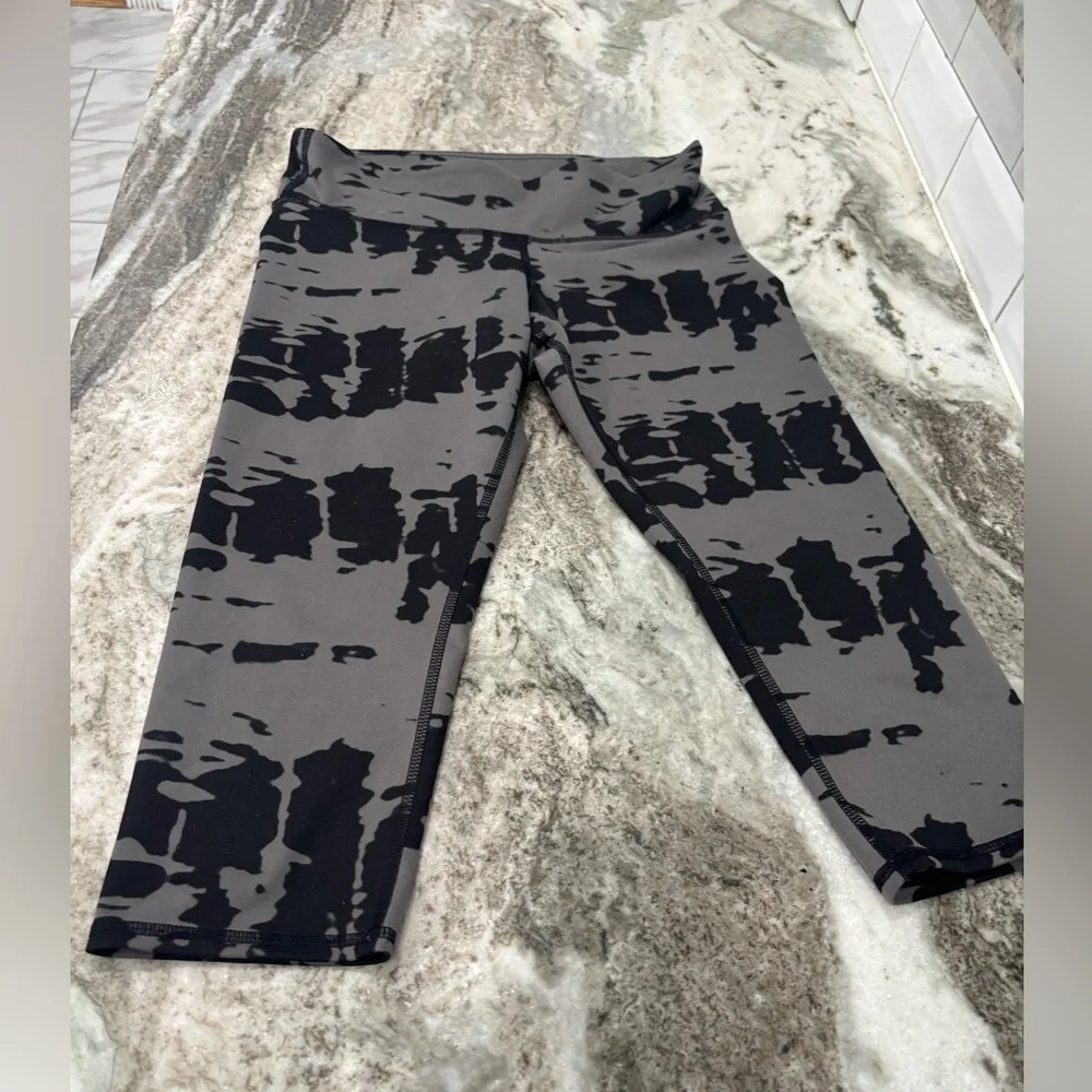 ALO Yoga camouflage leggings