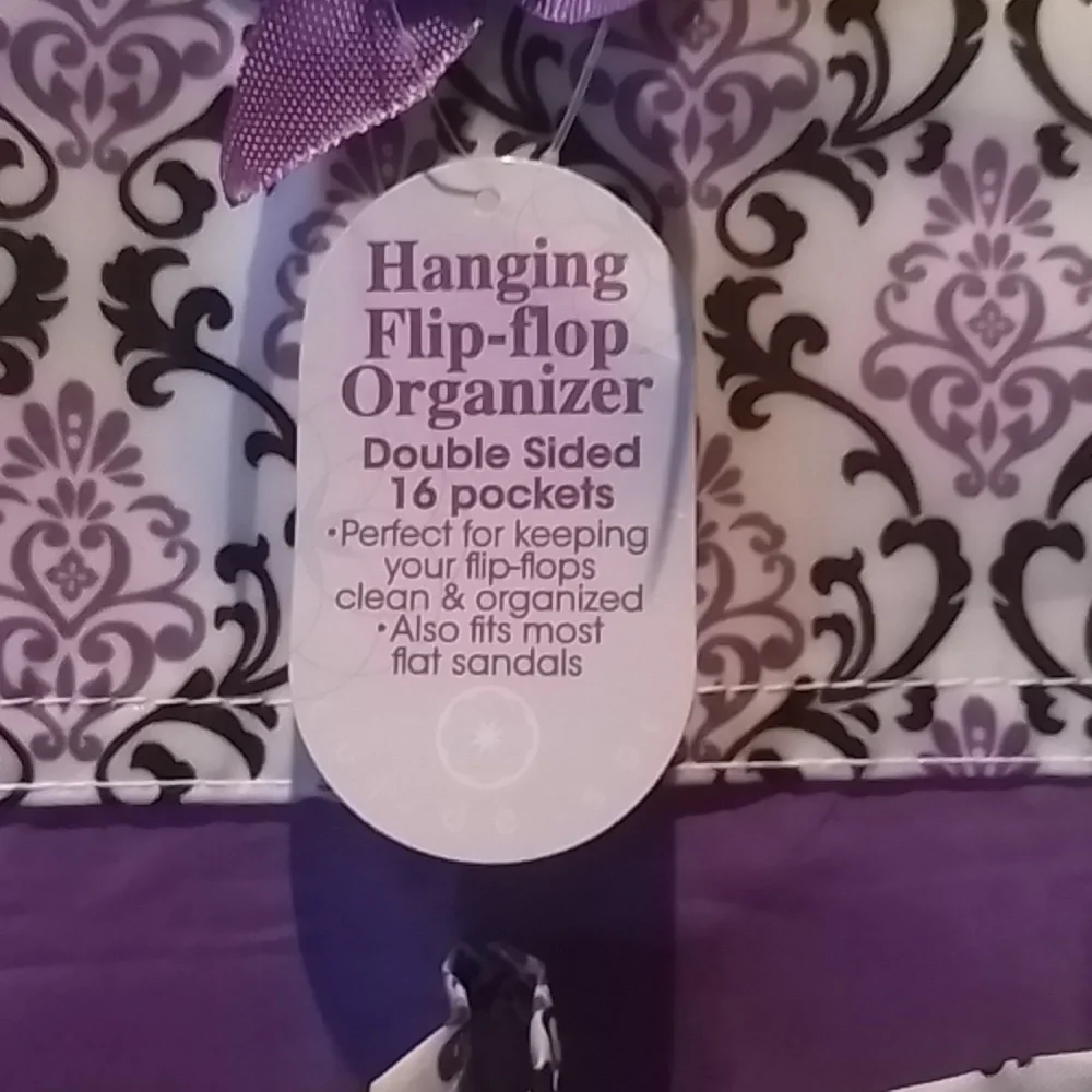 Purple Hanging Shoe Organizer w/16 Pockets, Black and White Pattern. NWT