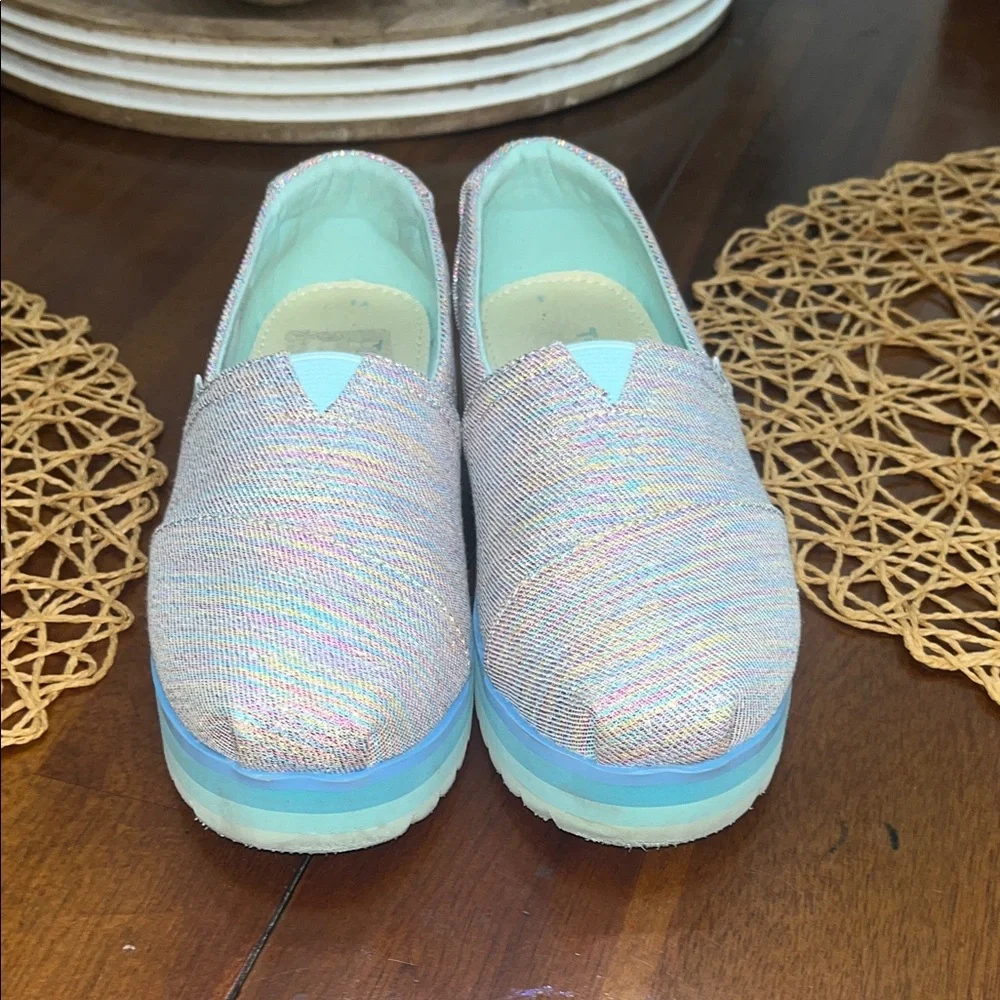 Toms excellent used