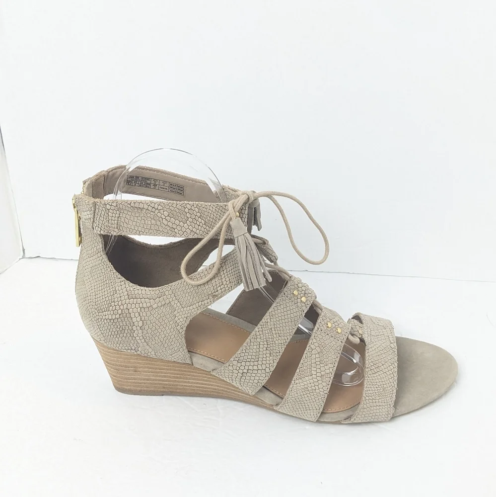 NWOT UGG Yasmin Snake Wedge Sandals