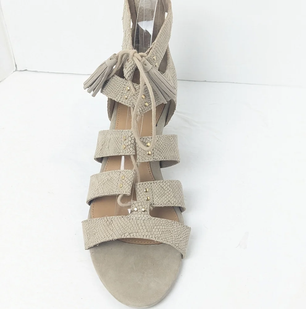 NWOT UGG Yasmin Snake Wedge Sandals