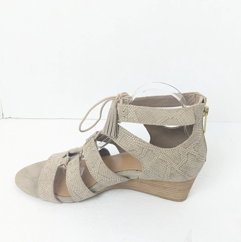 NWOT UGG Yasmin Snake Wedge Sandals