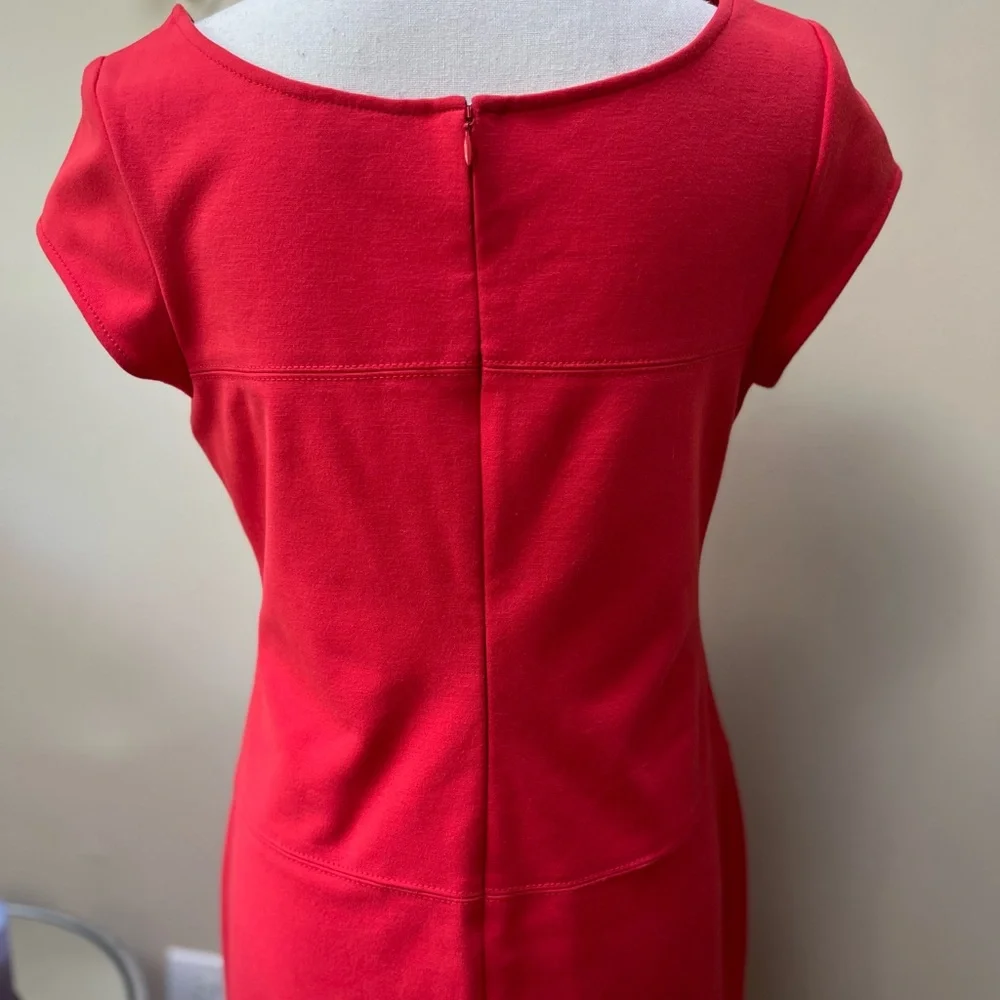 Banana Republic elegant silhouette settings
