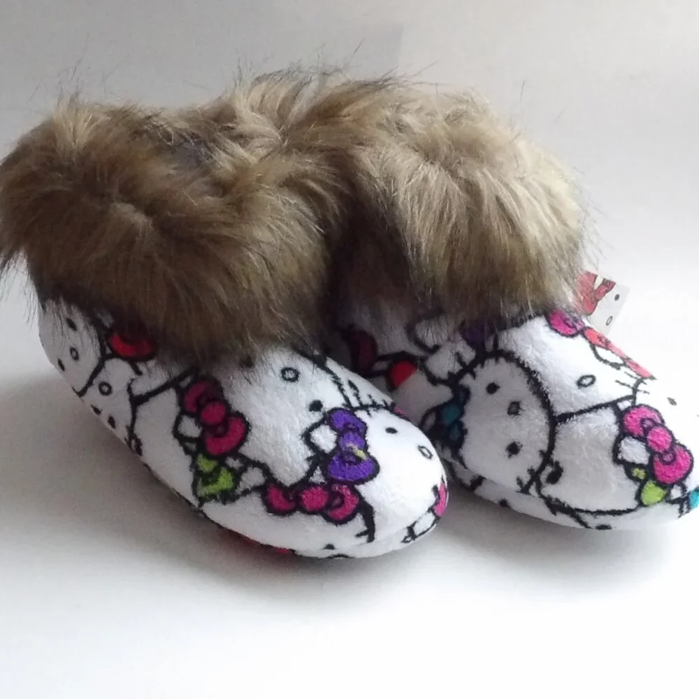 HELLO KITTY Girls Bootie Style Slippers White Faux Fur Accent Size 11 - 12 NWT