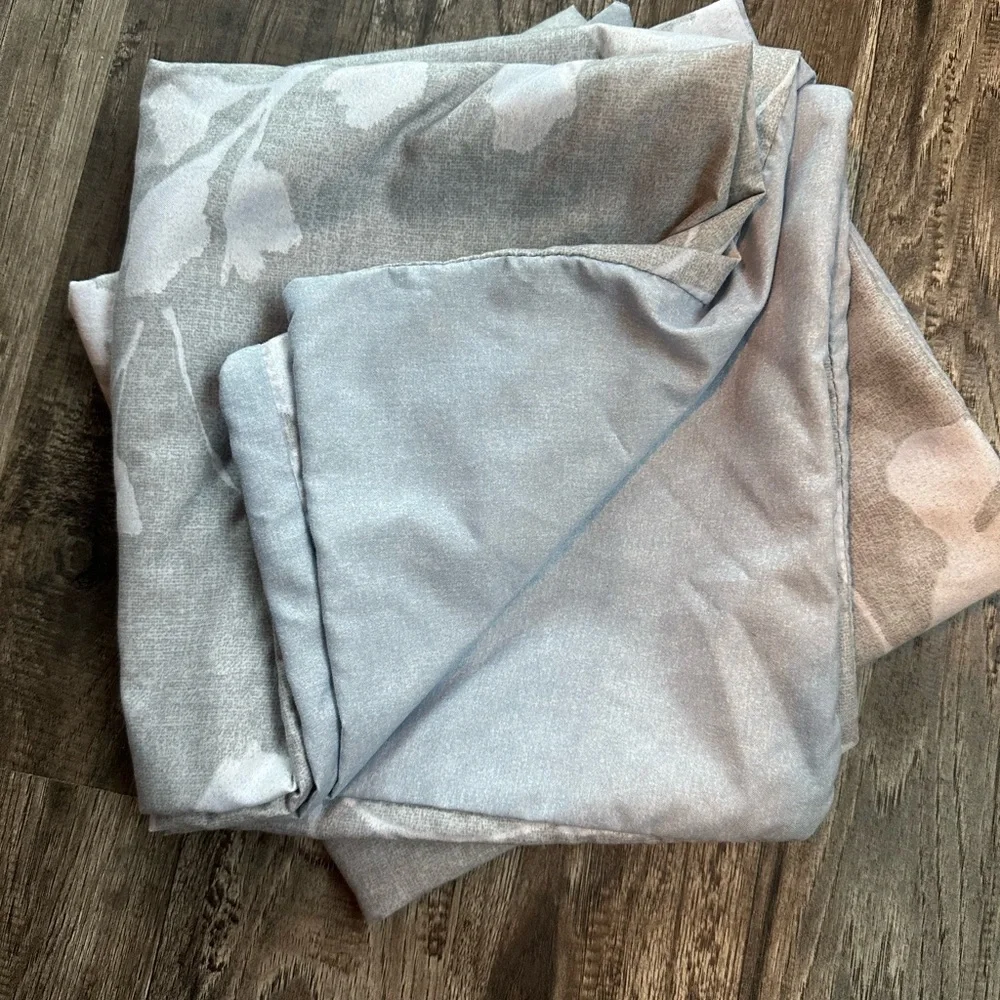 Kirkland Signature says comforter
