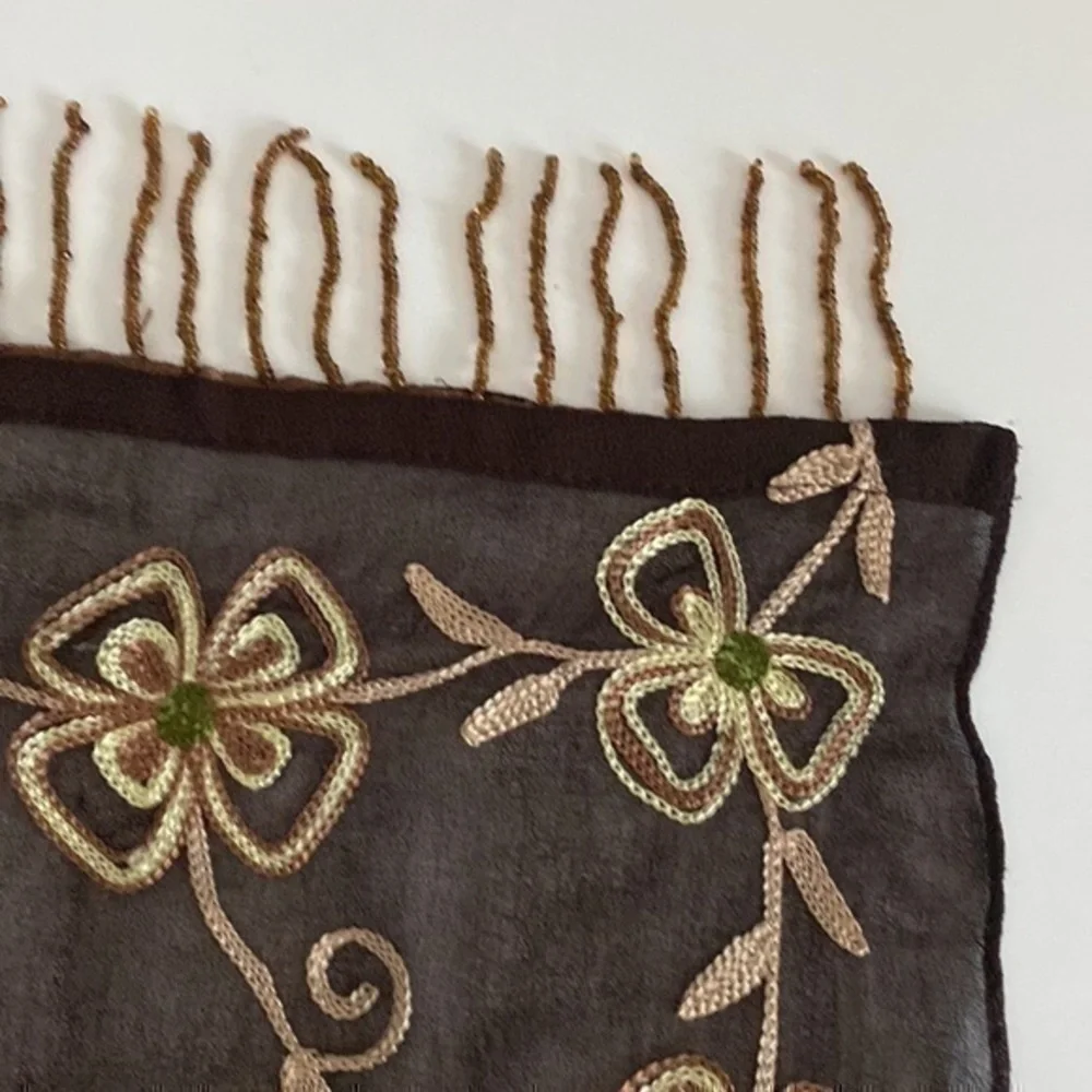 Laila Rowe excellent condition…make