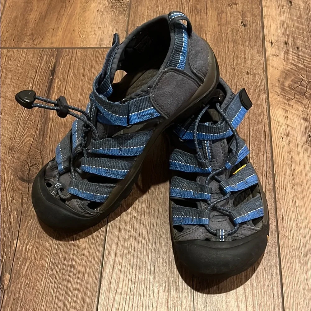 Keen Closed Toe Water Shoes, Big Kid 4